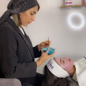 معرفی آموزشگاه آرایشگری سیما فاتحی در کامفیروز در مشاغل ممتاز