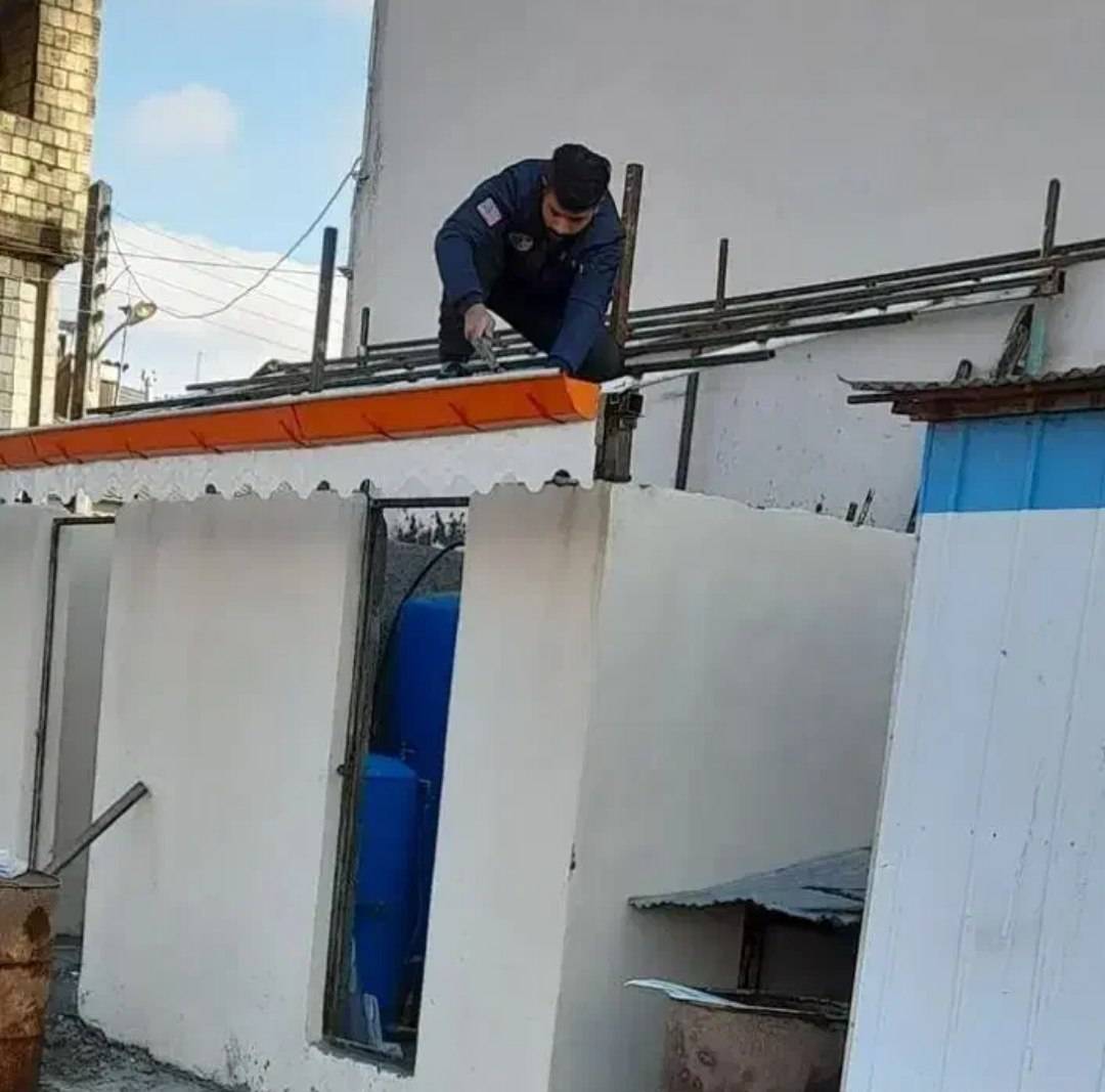 خدمات فوری سربندی و نشتی‌گیری سقف در رشت علیرضا آرشی _مشاغل ممتاز
