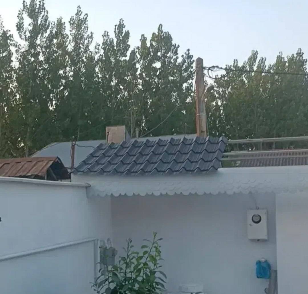 چکه‌گیری و آب‌بندی سقف توسط سربندی حلب علیرضا آرشی در رشت _مشاغل ممتاز