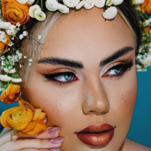 گریم تخصصی مدل سالن زیبایی مهدیس اراک -مشاغل ممتاز | سالن زیبایی در اراک
