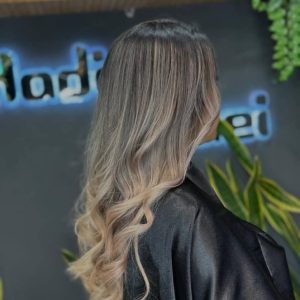 کراتین مو حرفه‌ای در مرکز کراتین حدیث آبائی اراک با نتیجه صاف و براق-مشاغل ممتاز