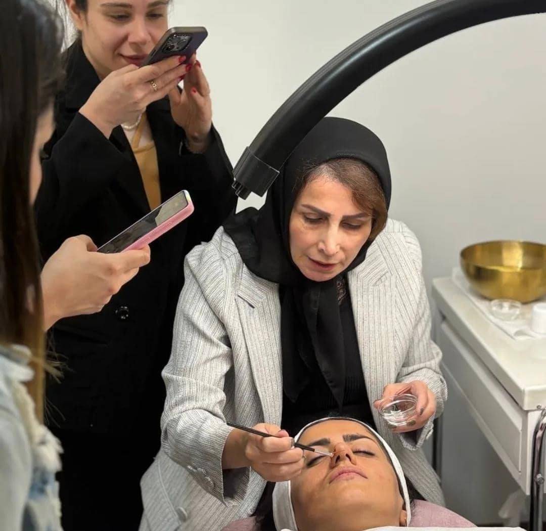 دوره تخصصی پاکسازی پوست شیوا خیراله‌پور در بابل_ مشاغل ممتاز