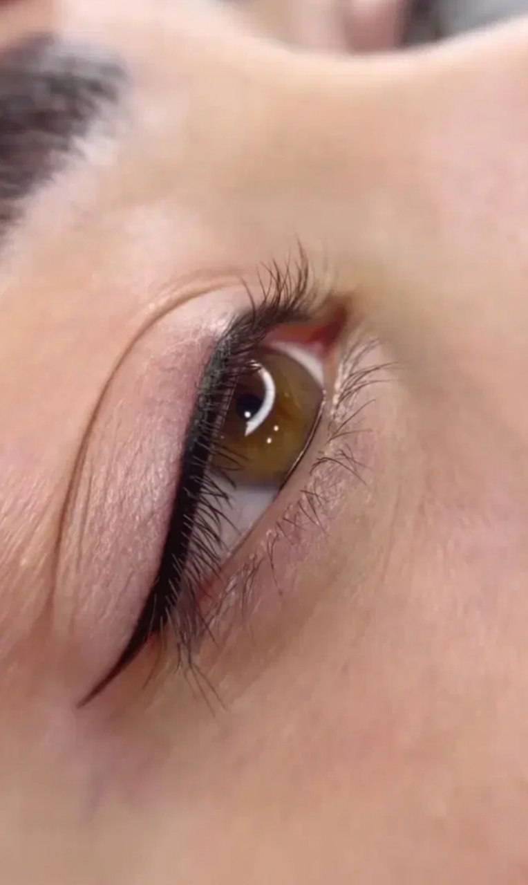 بن مژه تخصصی آرایش دائم شهره ناصری در متل قو-مشاغل ممتاز