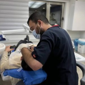 خدمات دندانپزشکی قدیری در یزد | ایمپلنت با قیمت ثابت و اقساطی -مشاغل ممتاز