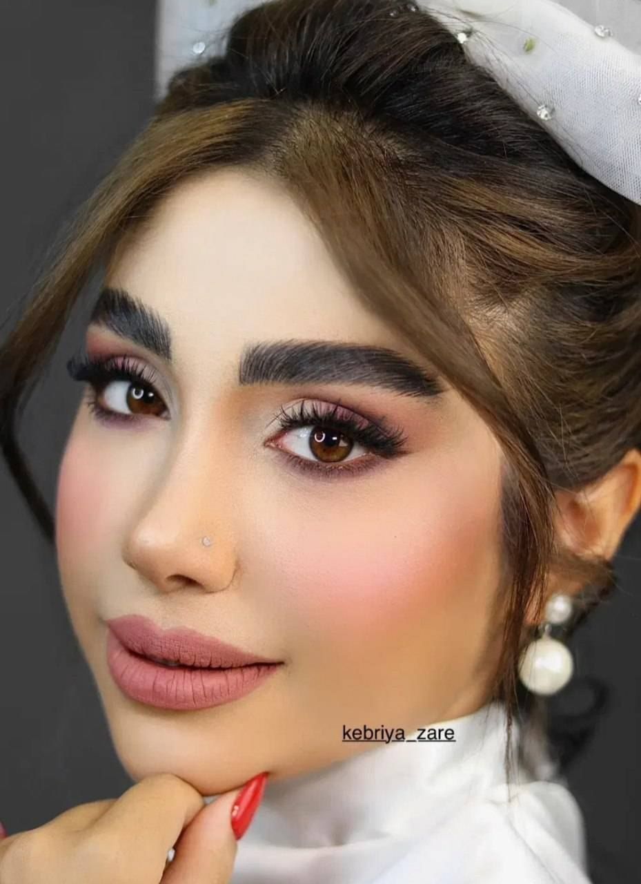 میکاپ حرفه ای عروس کبریا زارع در اصفهان-مشاغل ممتاز