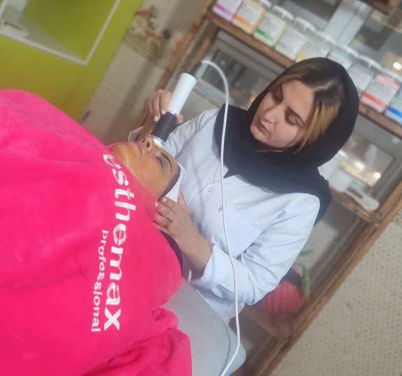 مرکز فیشیال پوست روحانی در یاسوج-مشاغل ممتاز