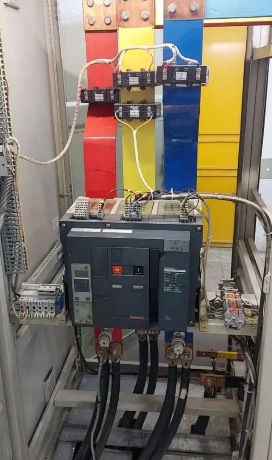تاسیسات الکتریکی حسن‌زاده، ارائه‌دهنده خدمات برق ساختمان و صنعتی با رعایت استانداردهای ایمنی در مشهد - مشاغل ممتاز