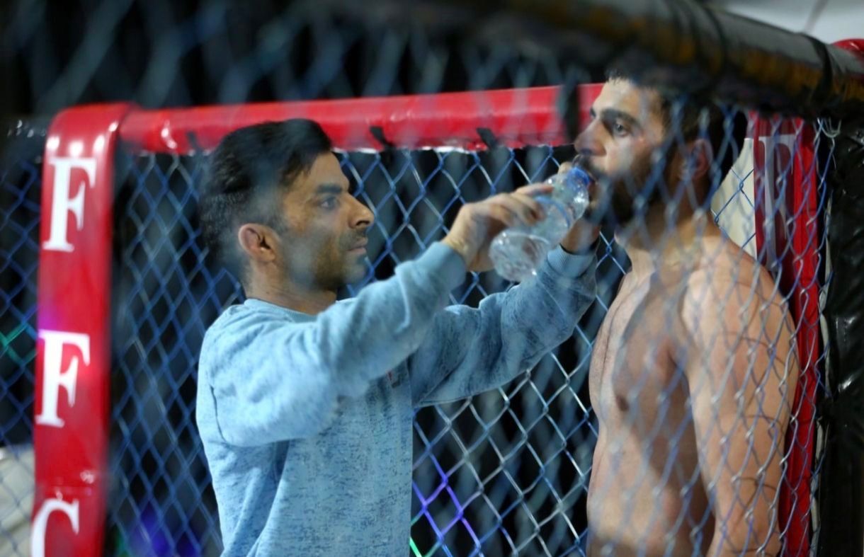 بهترین مربی سطح MMA1 مصطفی بازگیر در تهران-مشاغل ممتاز