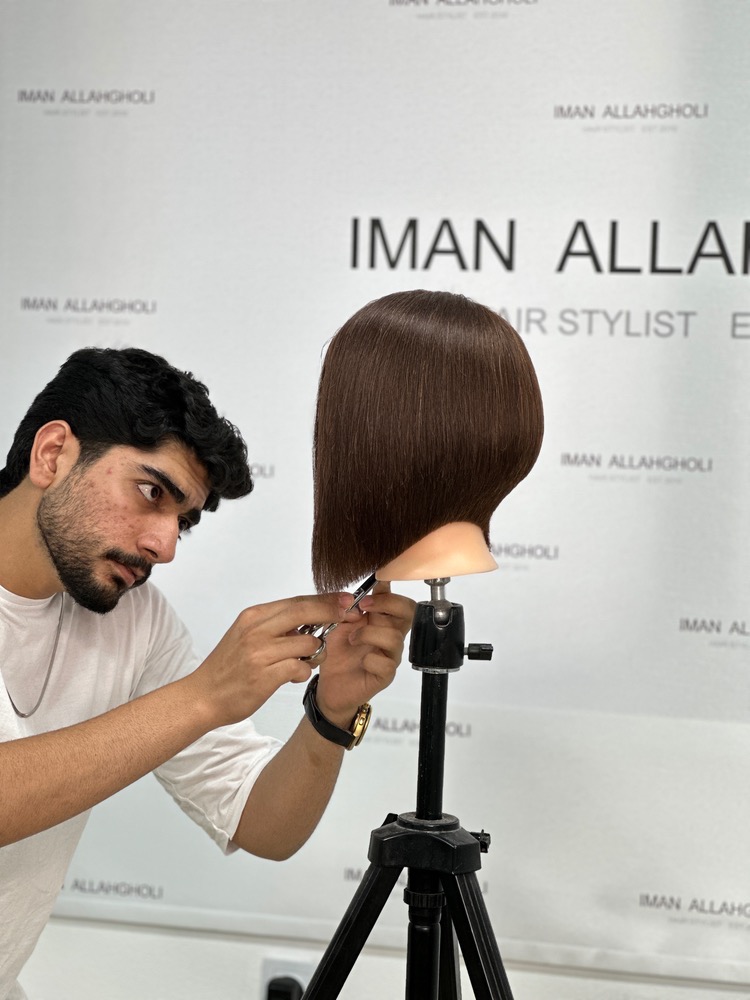 خدمات و آموزش آرایشگری مردانه در آموزش آرایشگری افتخاری در بم -مشاغل ممتاز
