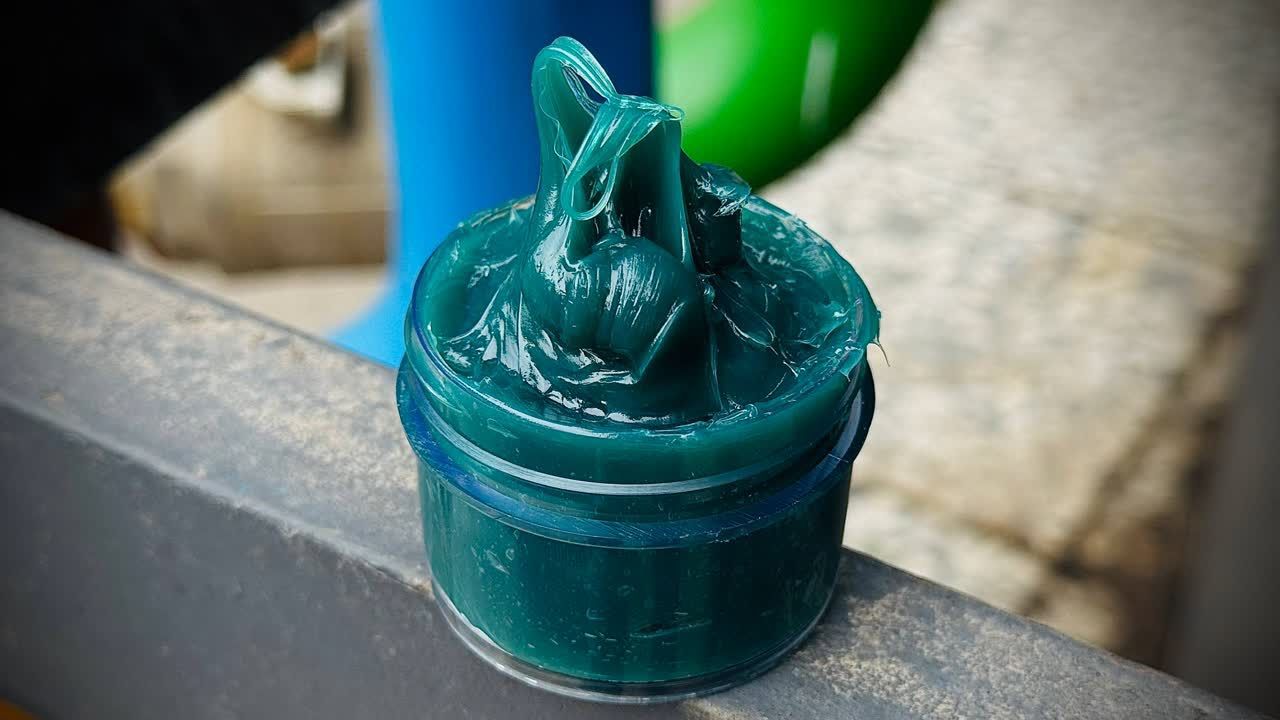 گریس خودرویی MR LUBE نیشابور مناسب بلبرینگ، شاسی و قطعات متحرک خودرو - -مشاغل ممتاز