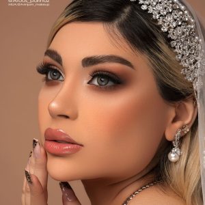آموزش میکاپ آرتیست آوین جم در شیراز- مشاغل ممتاز